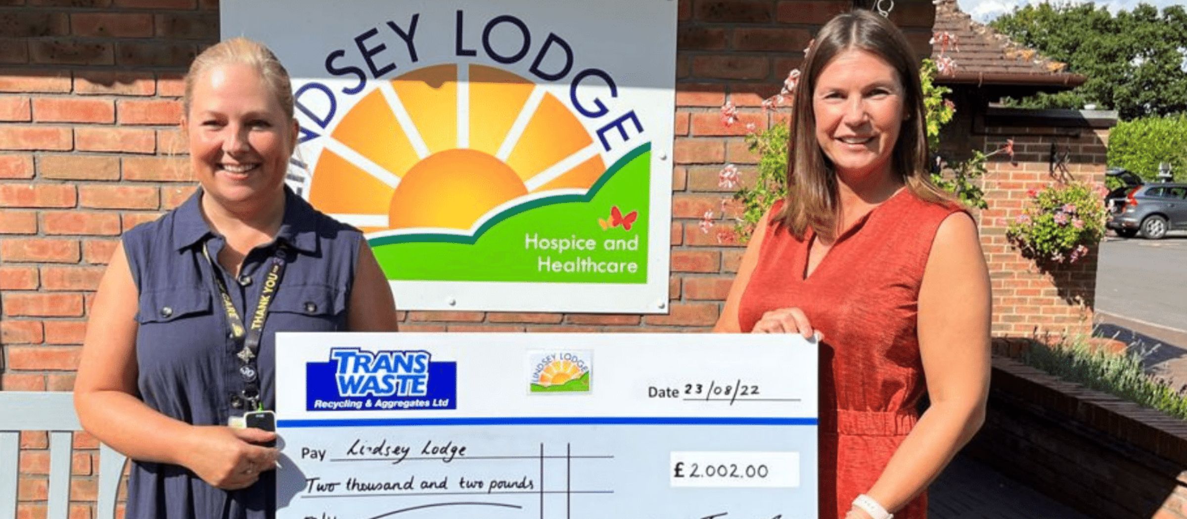 Transwaste donate £2002 to Lindsey Lodge Hospice & Healthcare